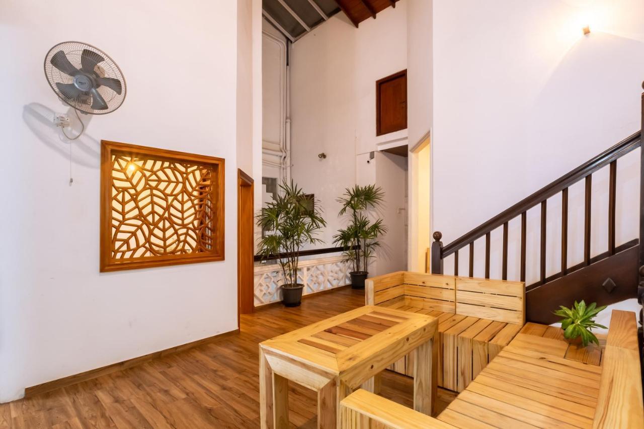 Gentz Residency & Restaurant Hotel Colombo Exterior photo